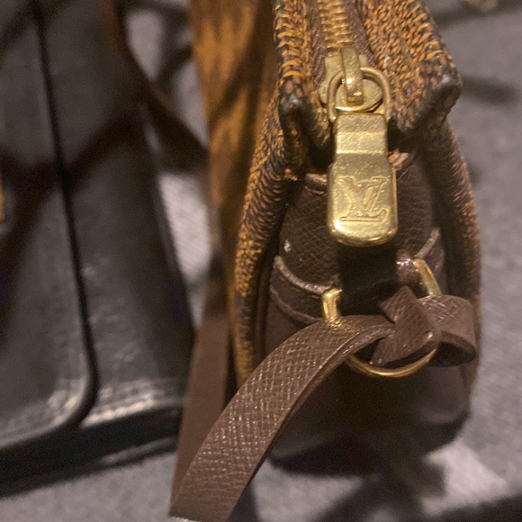 Authentic Louis Vuitton Damier Trousse Pochette Bag Make an offer - Picture 4 of 16